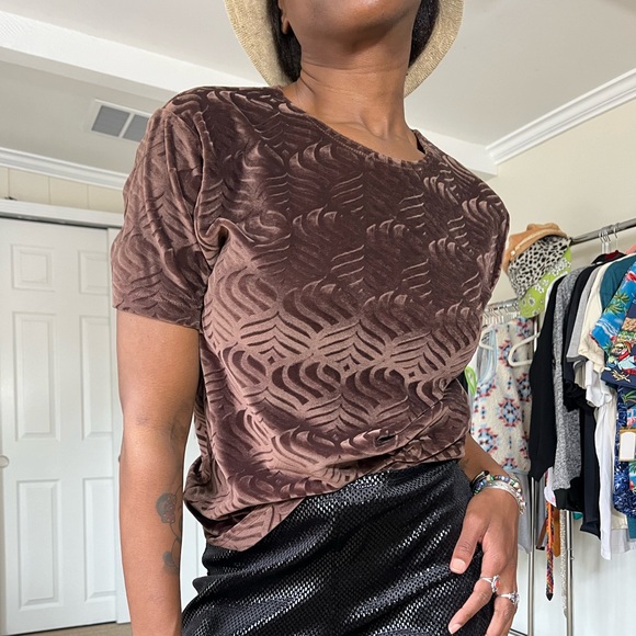 Vintage brown velvet groovy design shirt size medium perfect condition - Picture 4 of 5